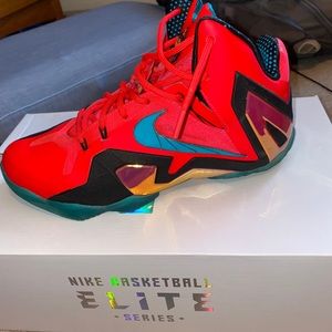 Lebron XI Elite, size 9.5 Men’s